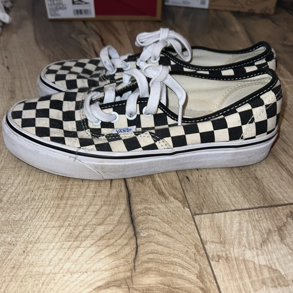 Lace up checkered vans - Picture 2 of 4